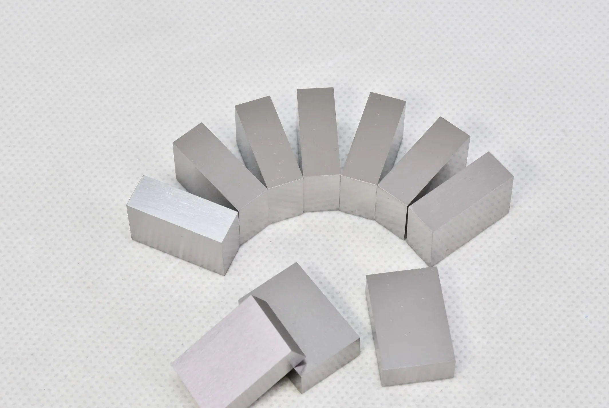 텅스텐 중합금 WNiFe, WNiCu